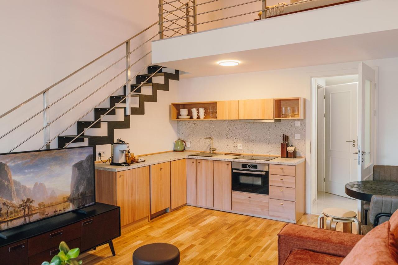 Modern Mezzanine Apt At Jecna St Prága Kültér fotó